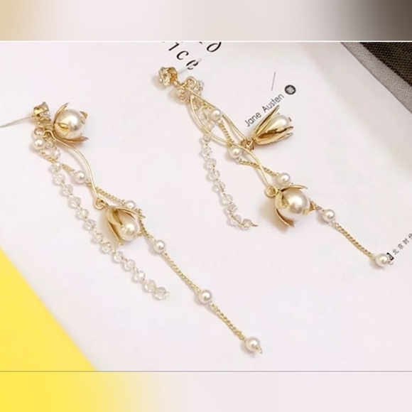 Gold-plated Crystal Pearl drop earrings with silver post BOGO - Picture 5 of 15